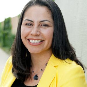 Meet your Posher, Violeta